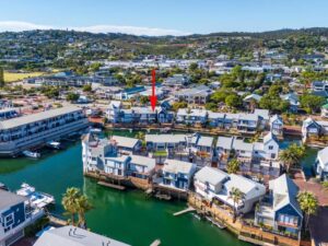 KnysnaQuays 4 Waterfront Location in Knysna Quays Estate
