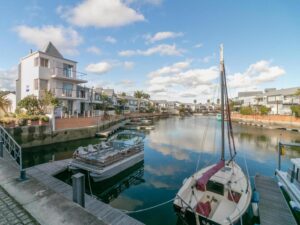 Luxury waterfront holiday apartment at KnysnaQuays 4 overlooking the Knysna Lagoon